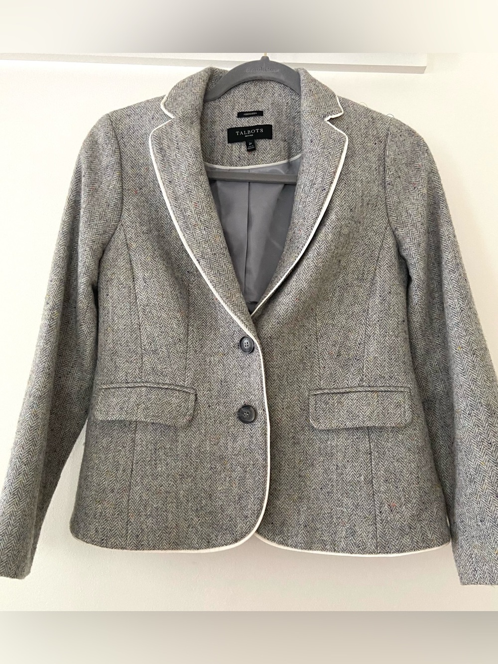 Talbots Aberdeen Blazer Size 2P Gray Tweed Herringbone Academia Preppy Career